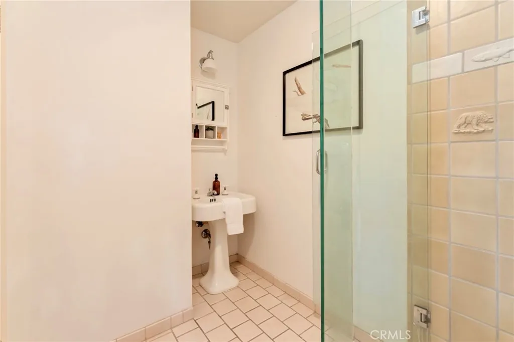 354 N Canon Avenue, Sierra Madre, California 91024 home-pic-42