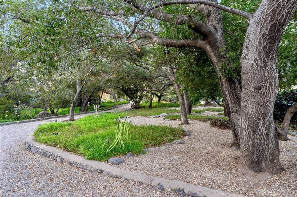 354 N Canon Avenue, Sierra Madre, California 91024 home-pic-8