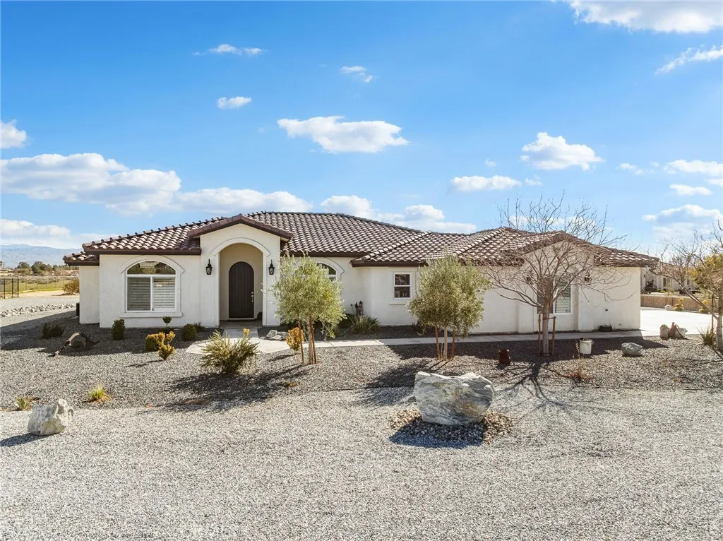 22427 Huasna, Apple Valley, California 92307 home-pic-1