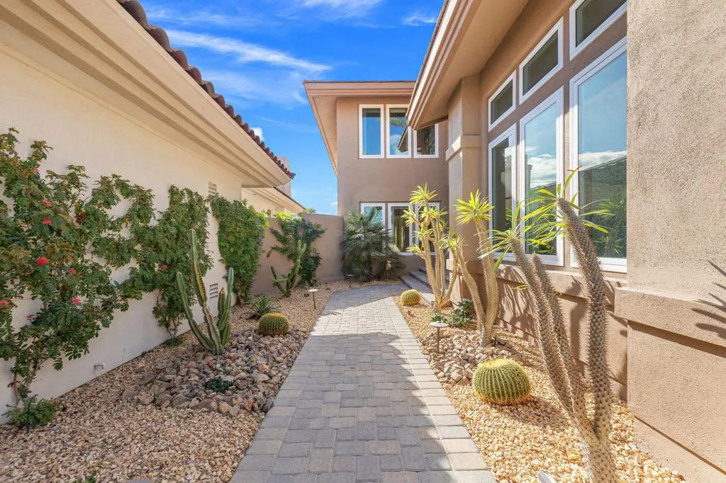 713 Red Arrow Trail, Palm Desert, California 92211 home-pic-10