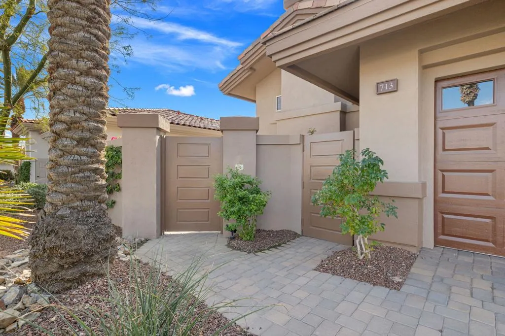 713 Red Arrow Trail, Palm Desert, California 92211 home-pic-9