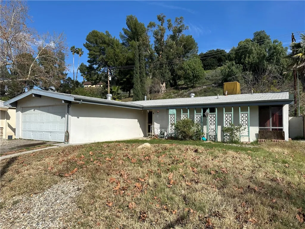 27316 Altamere, Canyon Country, California 91351 home-pic-1