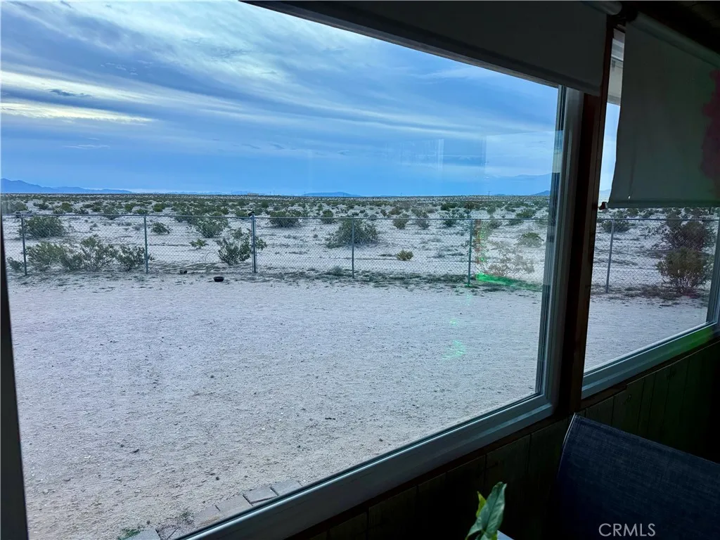 4759 Pinto Mountain, 29 Palms, California 92277 home-pic-3