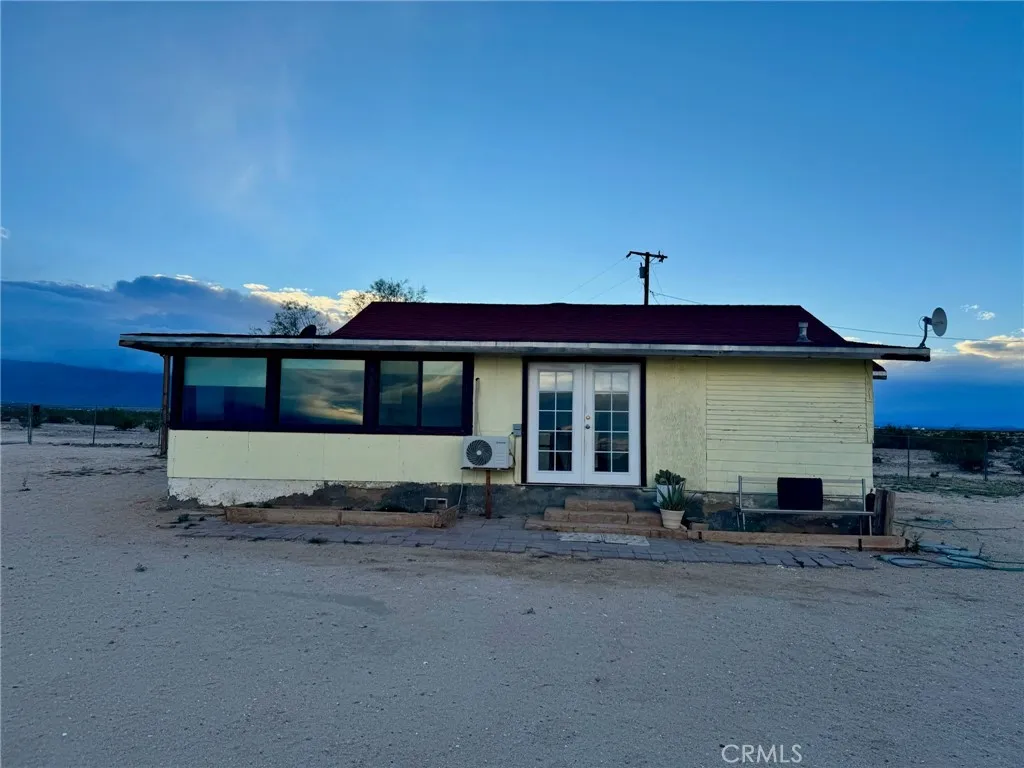4759 Pinto Mountain, 29 Palms, California 92277 home-pic-1