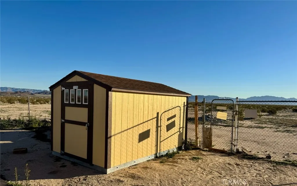 4759 Pinto Mountain, 29 Palms, California 92277 home-pic-21