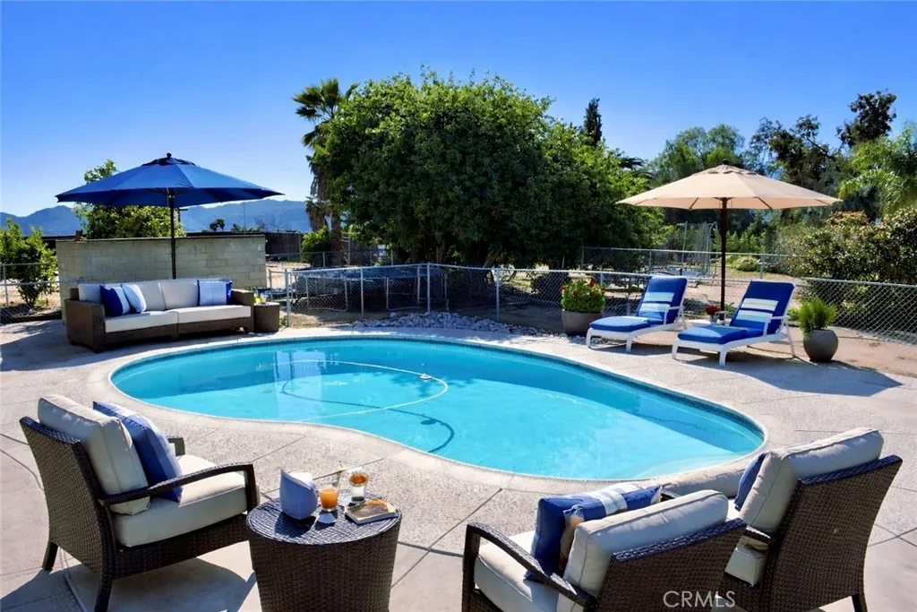 22081 Windtree, Wildomar, California 92595 home-pic-2