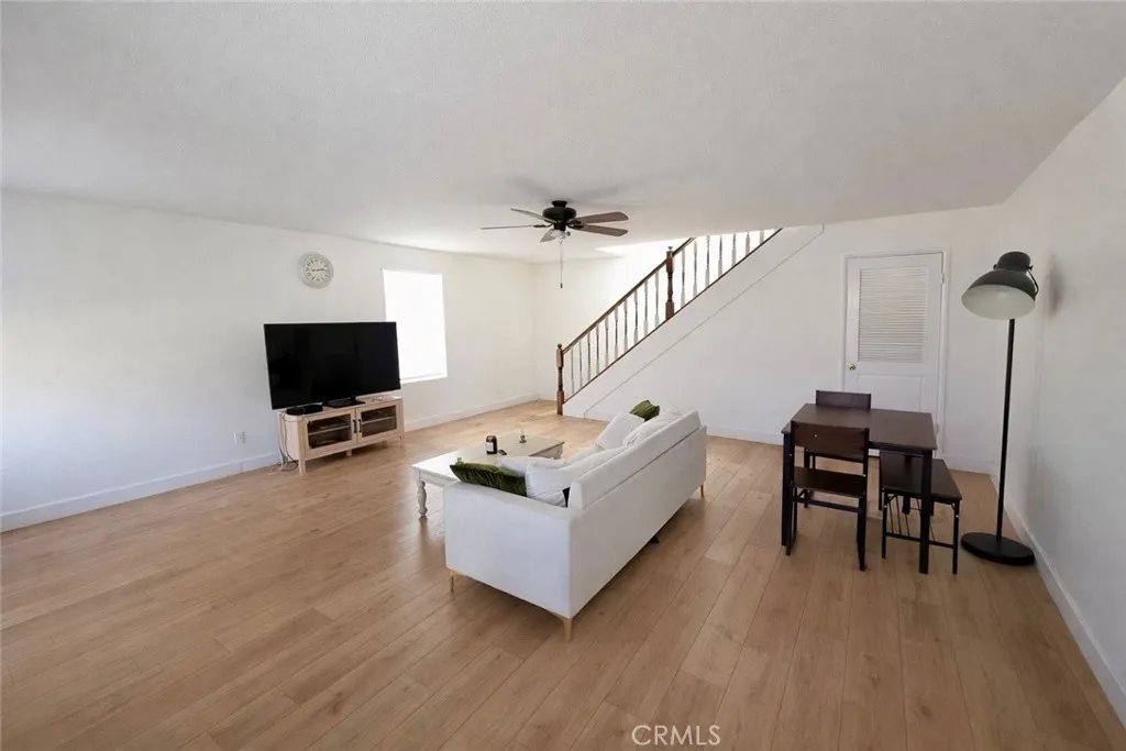 22081 Windtree, Wildomar, California 92595 home-pic-11