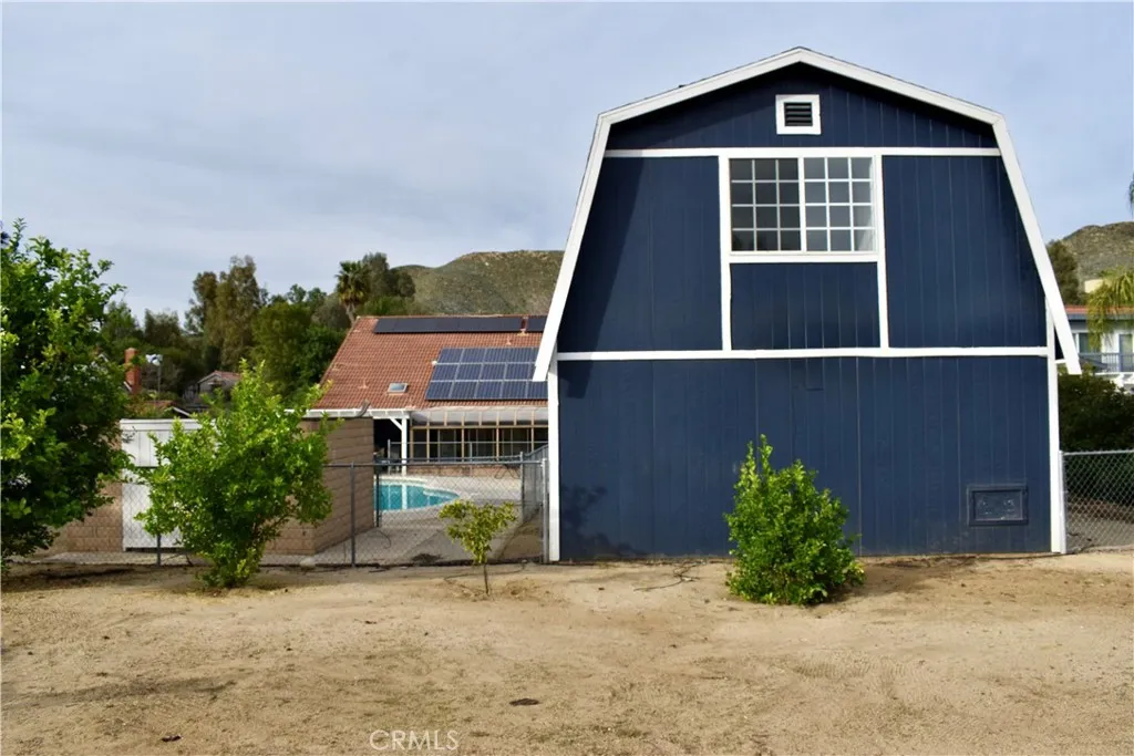 22081 Windtree, Wildomar, California 92595 home-pic-17