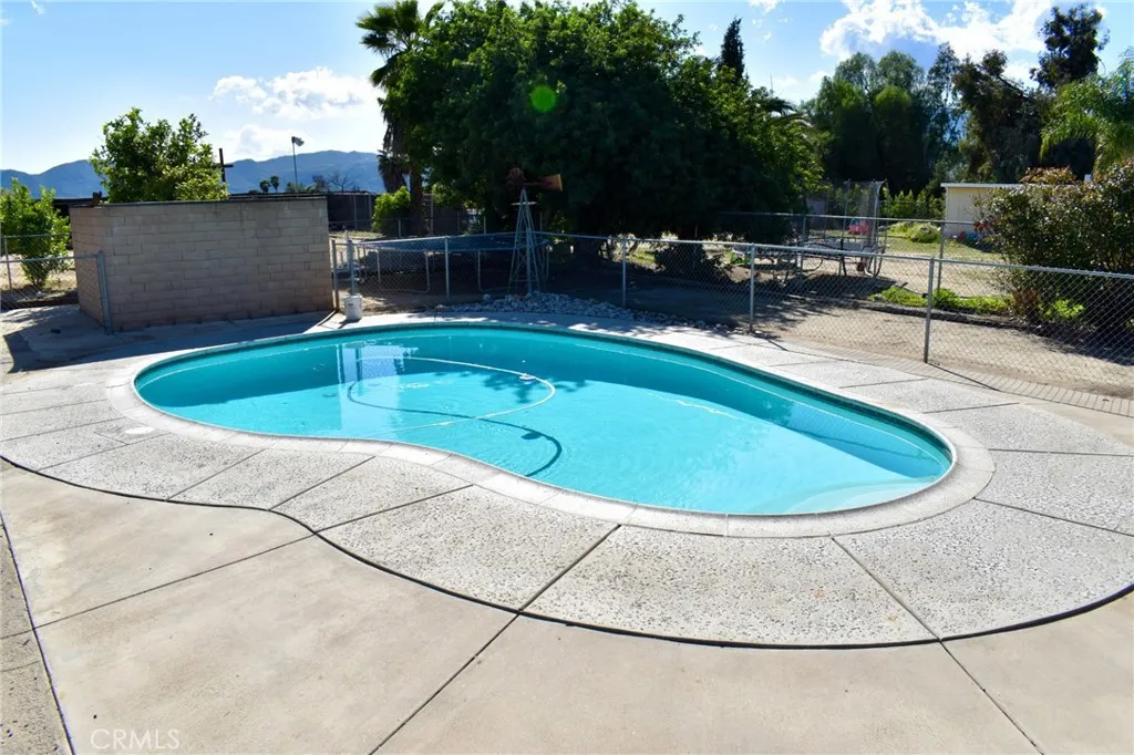 22081 Windtree, Wildomar, California 92595 home-pic-3
