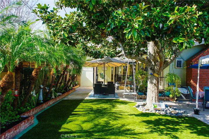 2019 Valencia, Santa Ana, California 92706