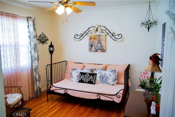 2019 Valencia, Santa Ana, California 92706