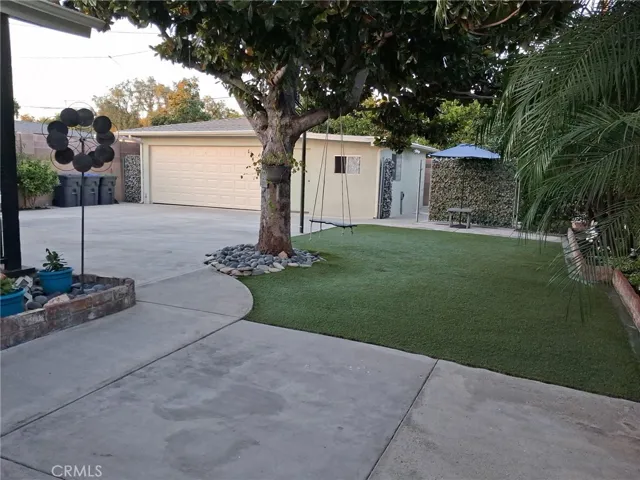2019 Valencia, Santa Ana, California 92706