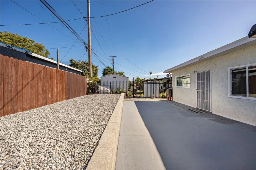 1619 W 163rd, Compton, California 90220 home-pic-36