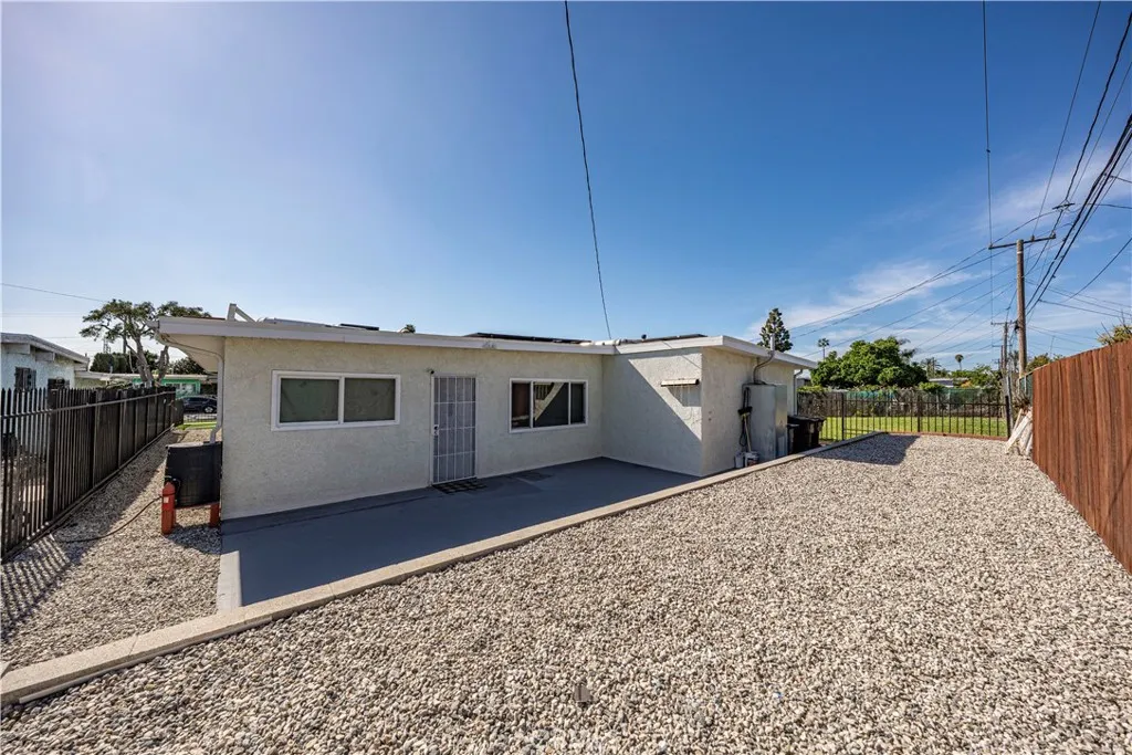 1619 W 163rd, Compton, California 90220 home-pic-29