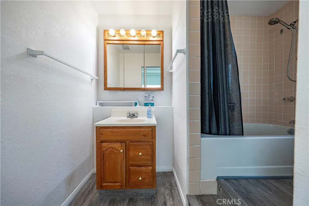 1619 W 163rd, Compton, California 90220 home-pic-14