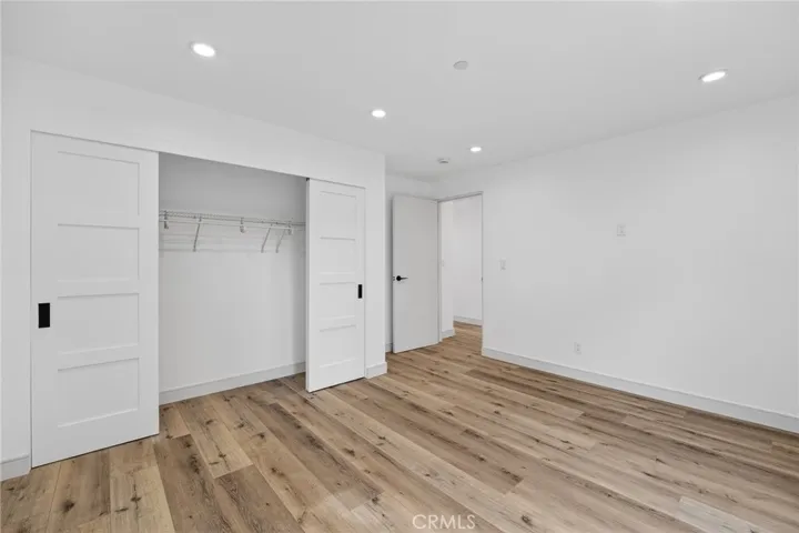 7332 Owensmouth Avenue, Canoga Park, California 91303