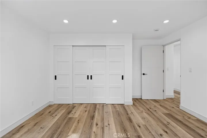 7332 Owensmouth Avenue, Canoga Park, California 91303