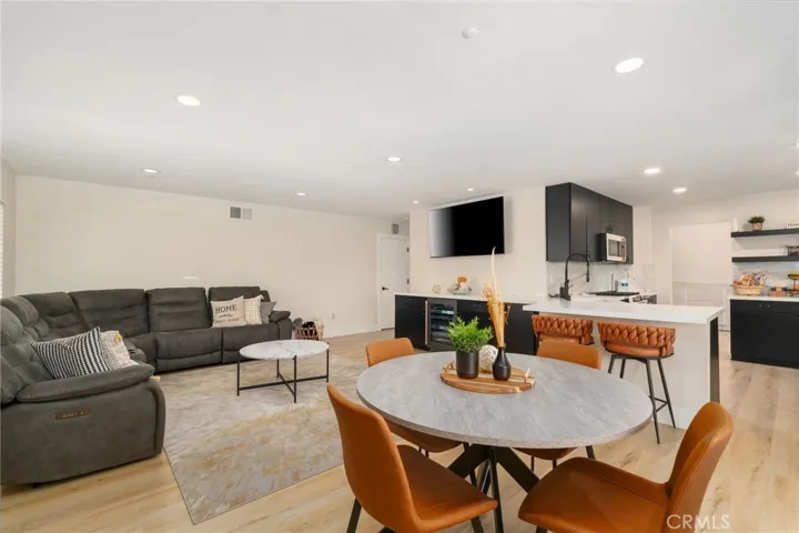 Living Room/Dinning Area