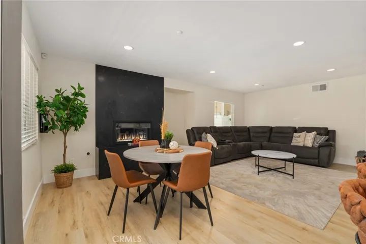 Living Room/Dinning Area