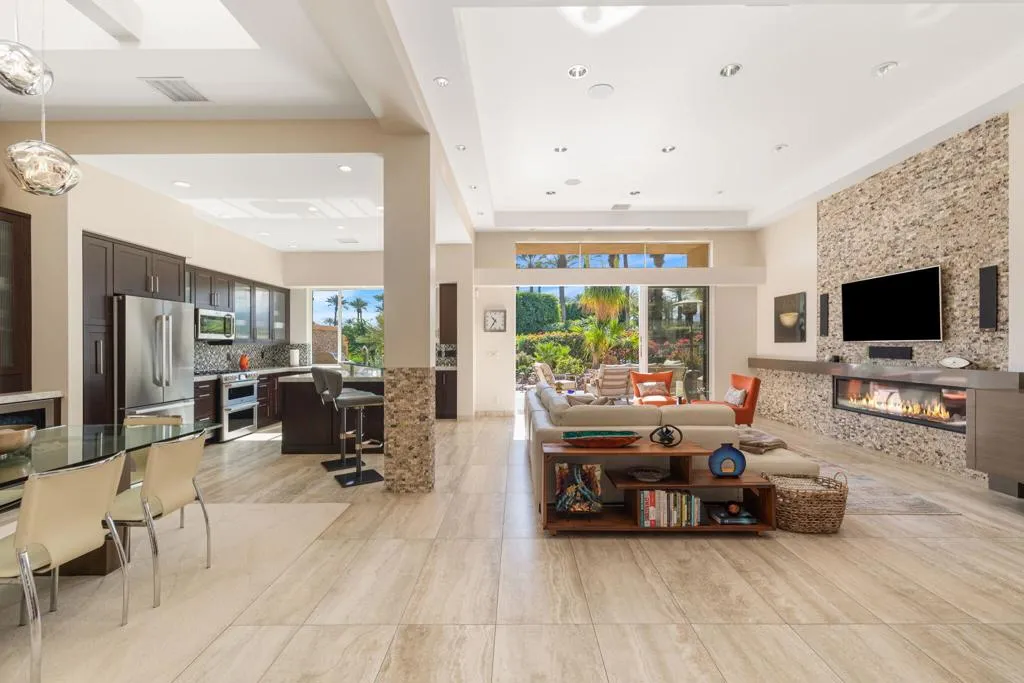 435 Falcon View Circle, Palm Desert, California 92211 home-pic-1