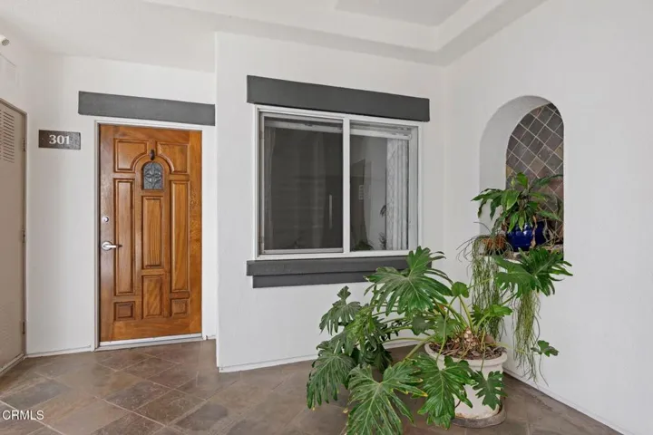 02-Entrance