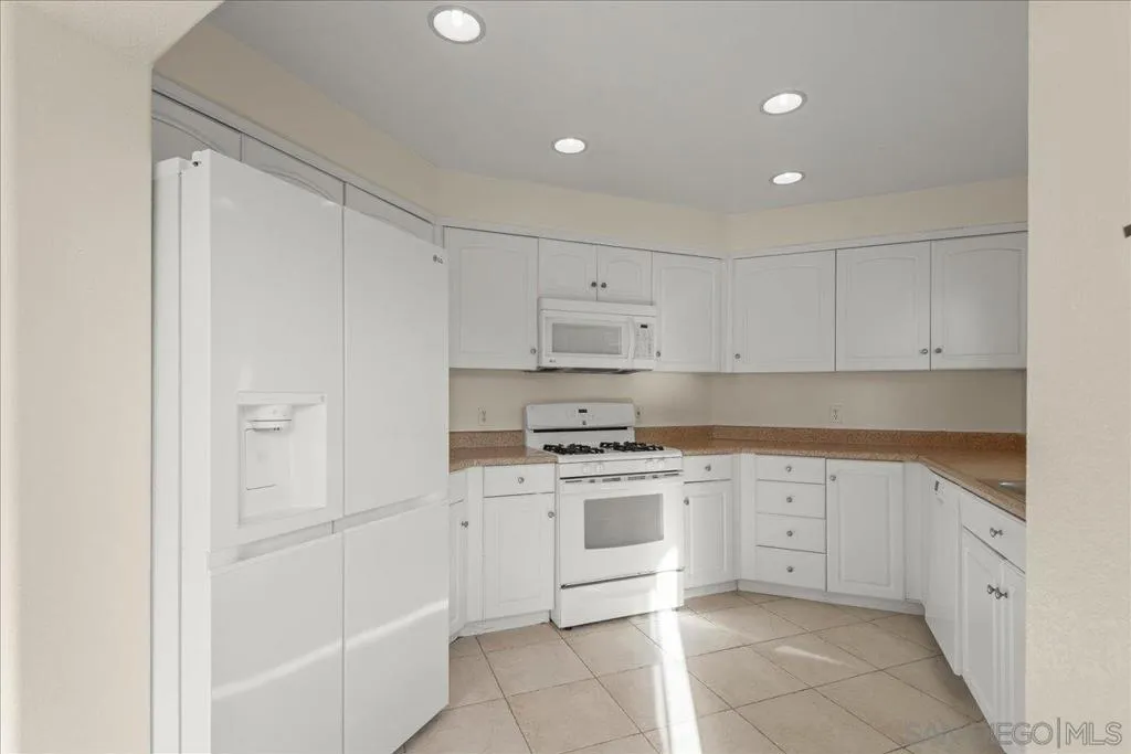 345 Moss St 7, Chula Vista, California 91911 home-pic-19