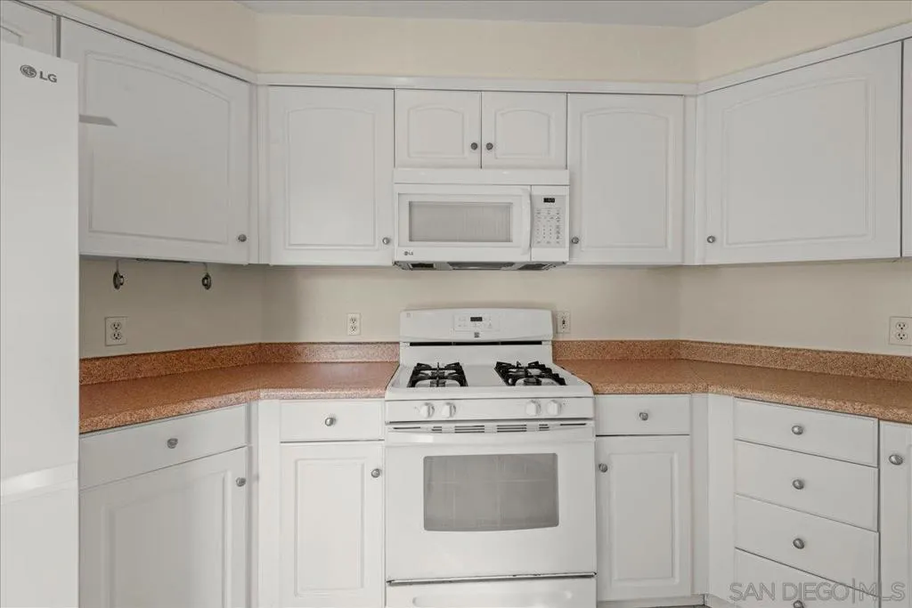 345 Moss St 7, Chula Vista, California 91911 home-pic-20