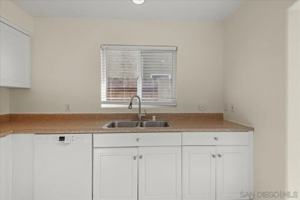 345 Moss St 7, Chula Vista, California 91911 home-pic-21