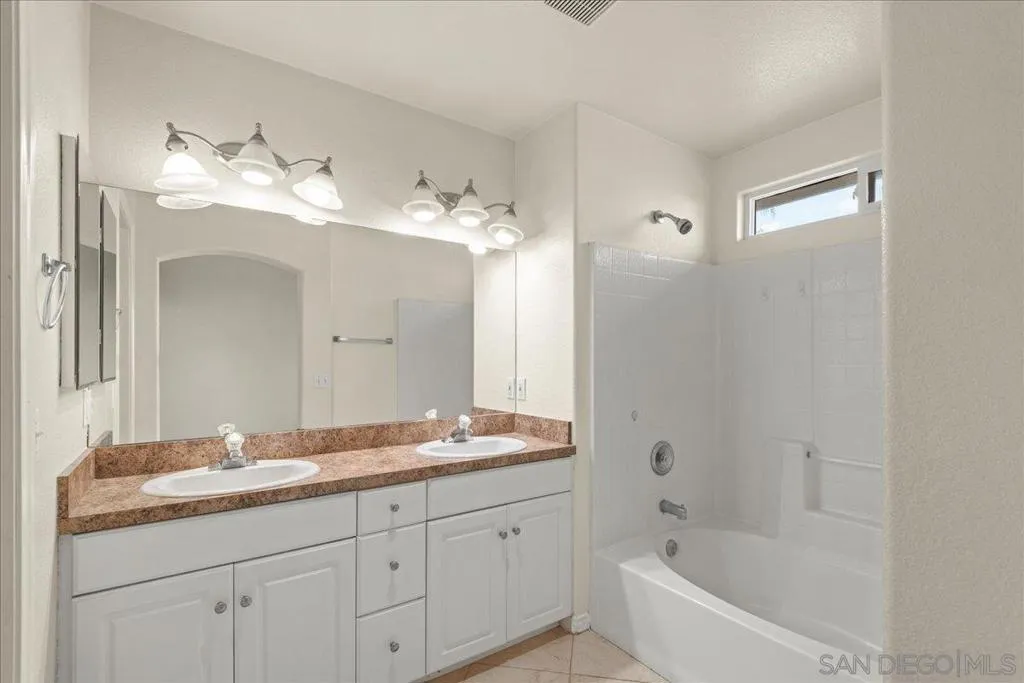 345 Moss St 7, Chula Vista, California 91911 home-pic-39