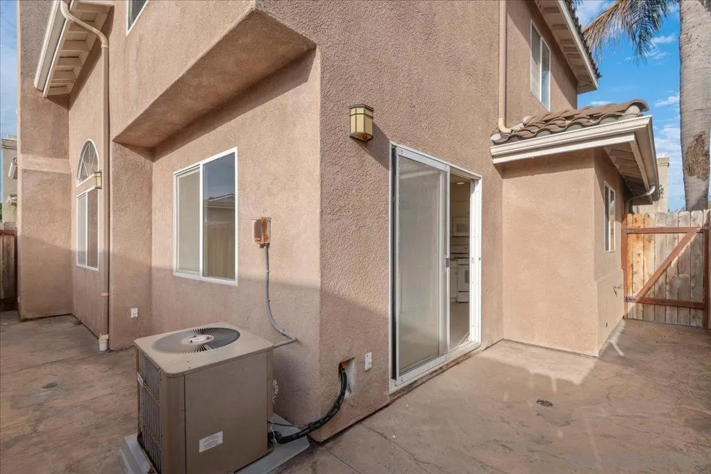 345 Moss St 7, Chula Vista, California 91911 home-pic-23