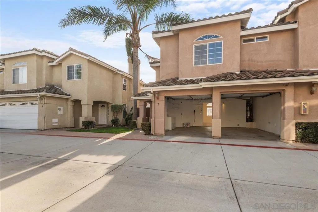 345 Moss St 7, Chula Vista, California 91911 home-pic-2