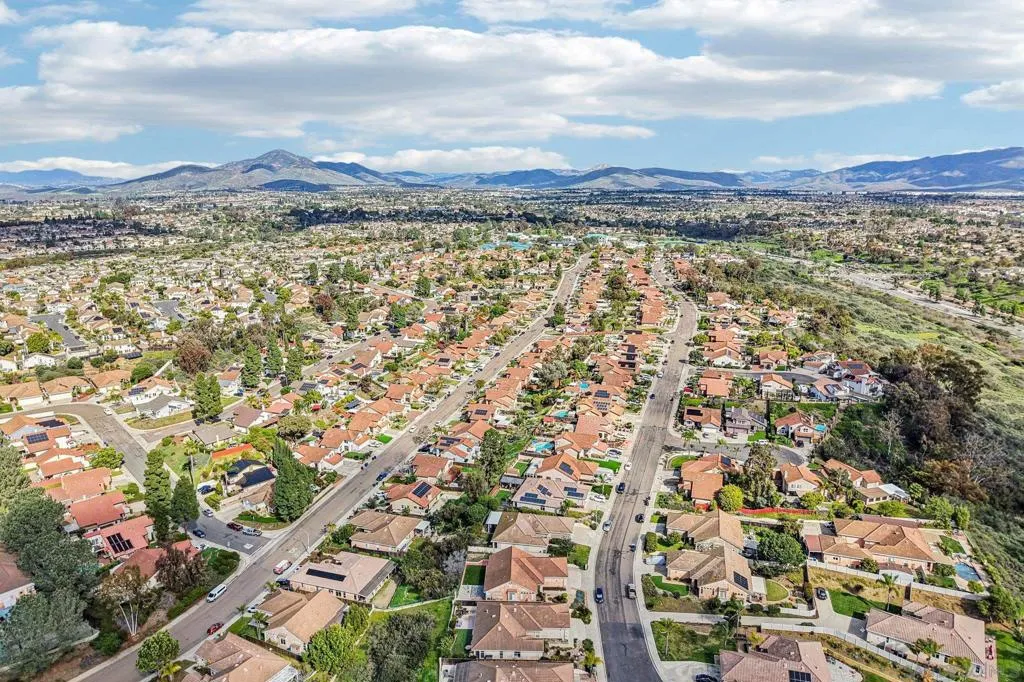 937 Paseo La Cresta, Chula Vista, California 91910 home-pic-47