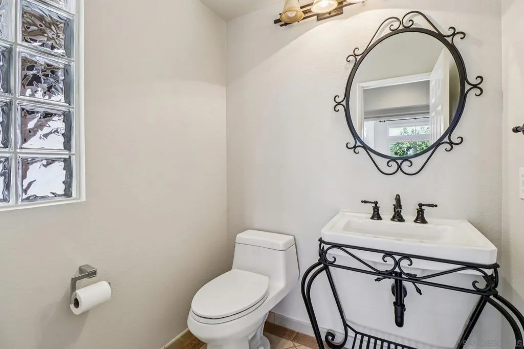 937 Paseo La Cresta, Chula Vista, California 91910 home-pic-12