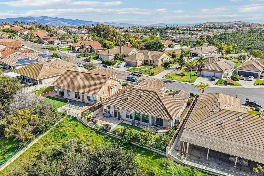 937 Paseo La Cresta, Chula Vista, California 91910 home-pic-45