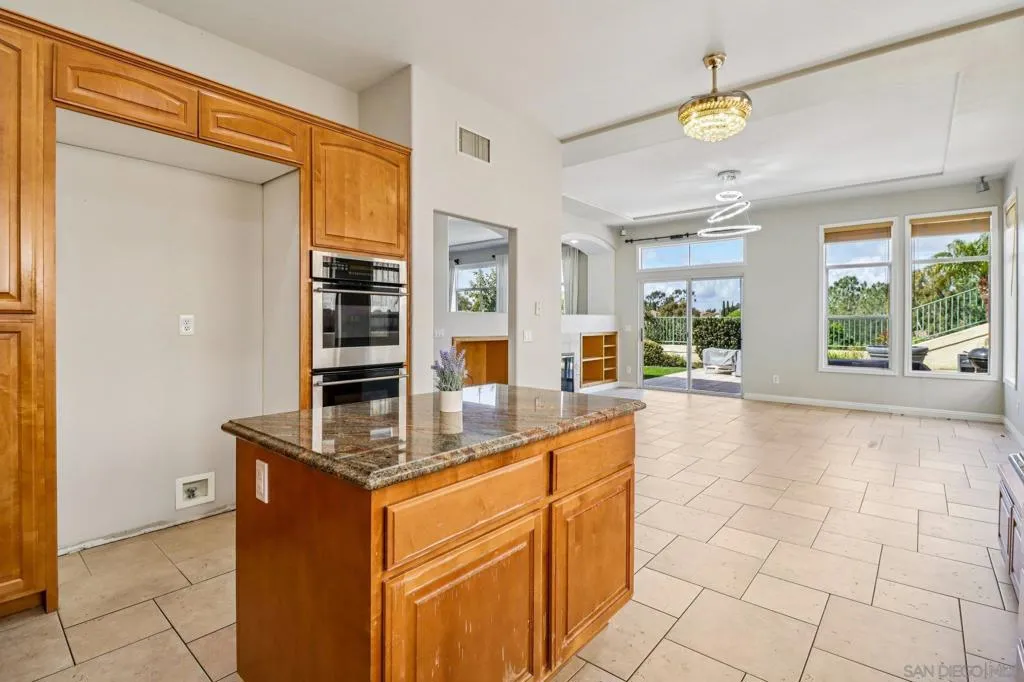 937 Paseo La Cresta, Chula Vista, California 91910 home-pic-11