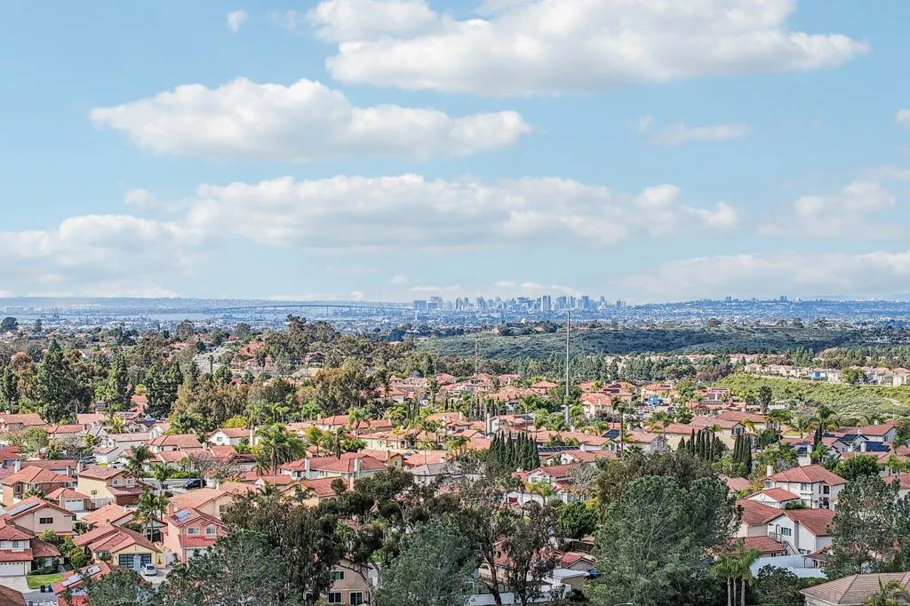 937 Paseo La Cresta, Chula Vista, California 91910 home-pic-52