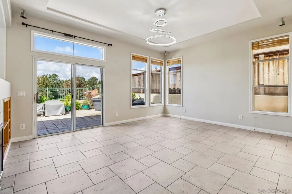 937 Paseo La Cresta, Chula Vista, California 91910 home-pic-5