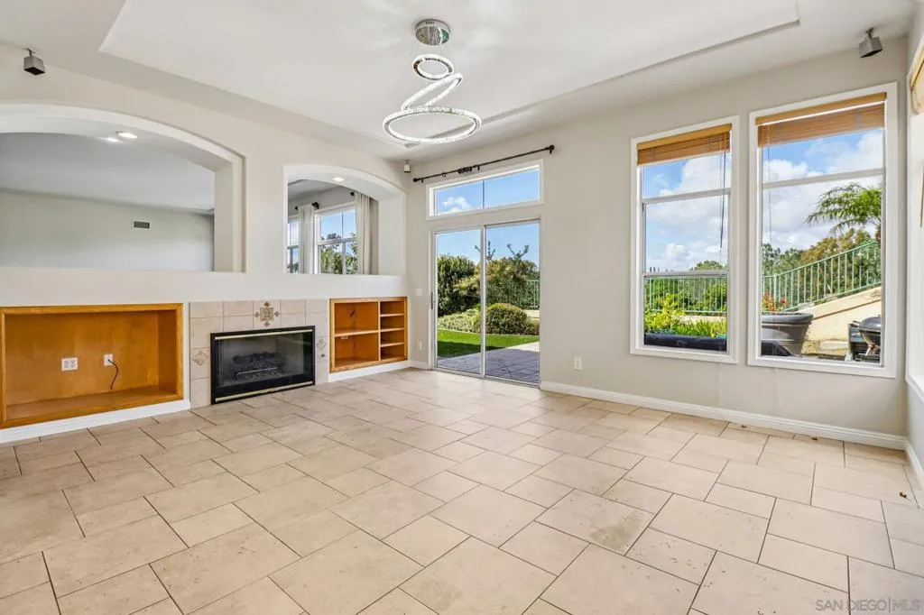 937 Paseo La Cresta, Chula Vista, California 91910 home-pic-8
