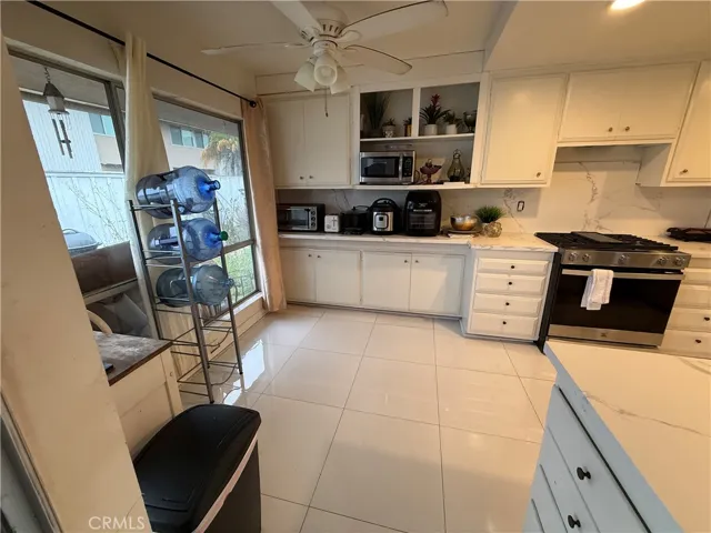 919 Glencliff Street, La Habra, California 90631