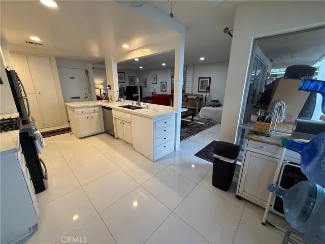 919 Glencliff Street, La Habra, California 90631