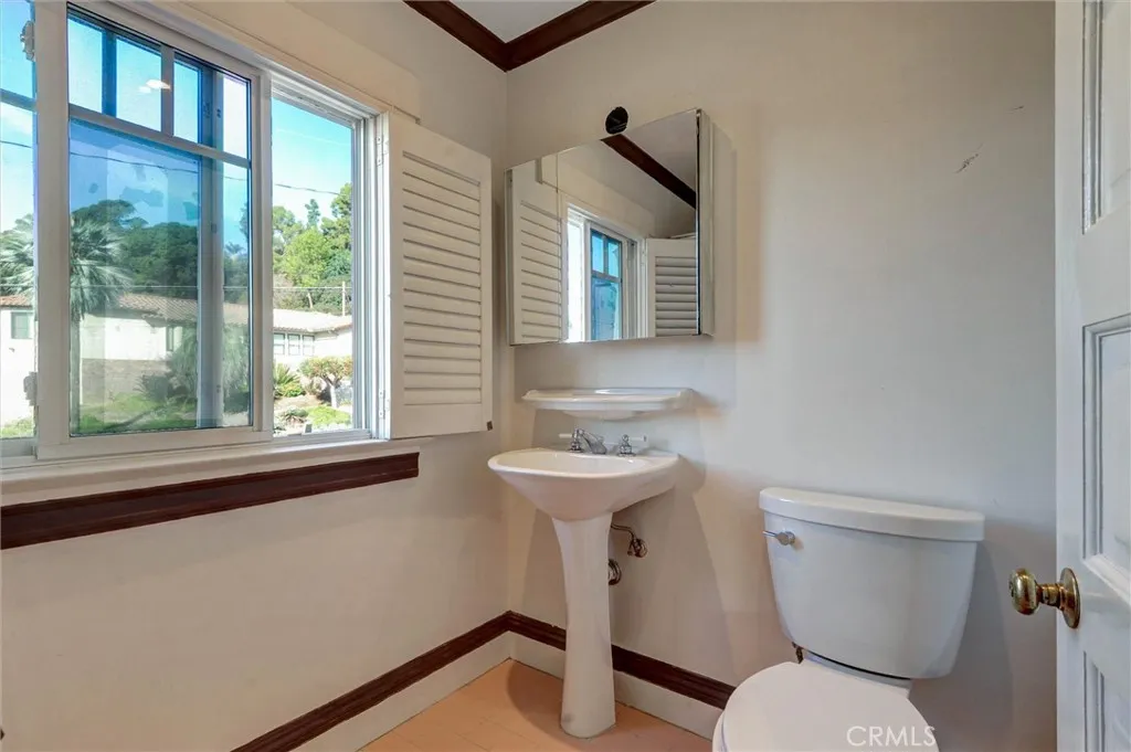 245 W Scenic Drive, Monrovia, California 91016 home-pic-28