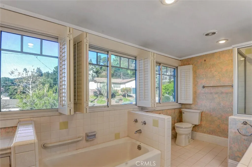 245 W Scenic Drive, Monrovia, California 91016 home-pic-23