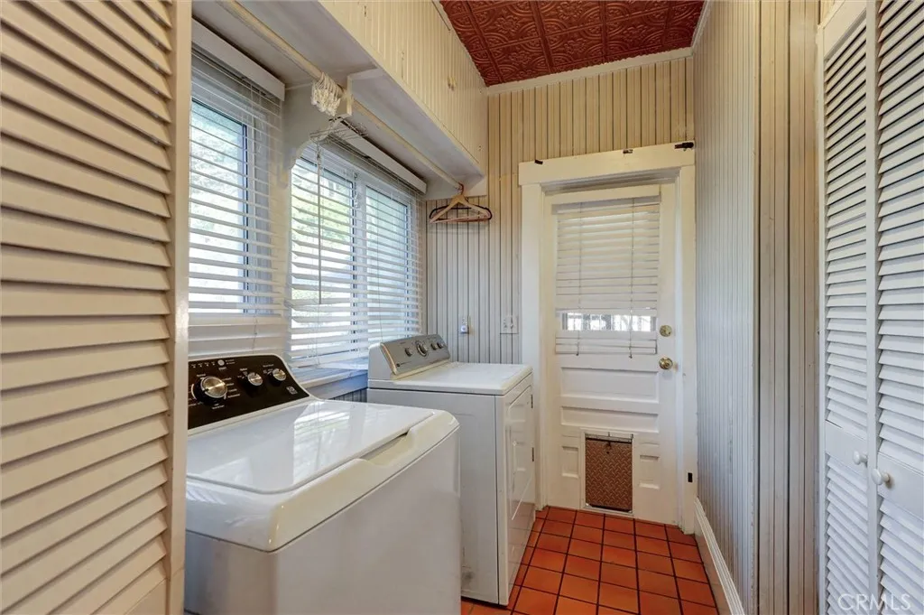 245 W Scenic Drive, Monrovia, California 91016 home-pic-20