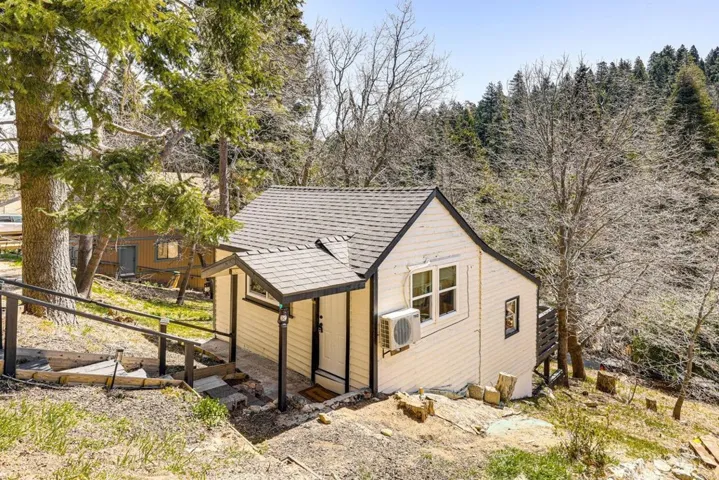875 Virginia Court, Lake Arrowhead, California 92352