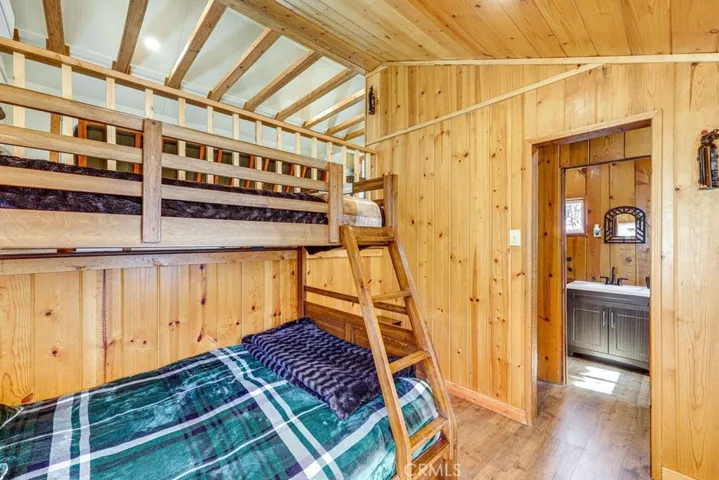 875 Virginia Court, Lake Arrowhead, California 92352