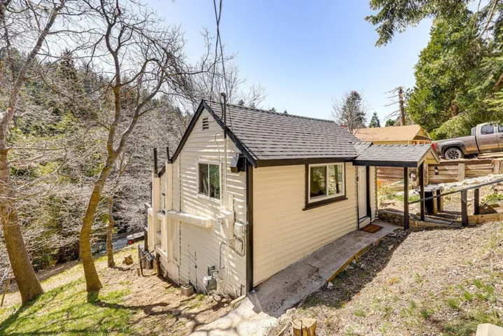 875 Virginia Court, Lake Arrowhead, California 92352