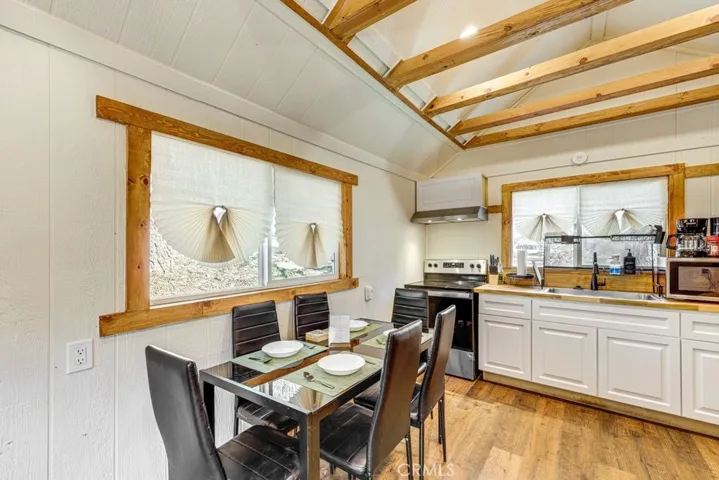 875 Virginia Court, Lake Arrowhead, California 92352