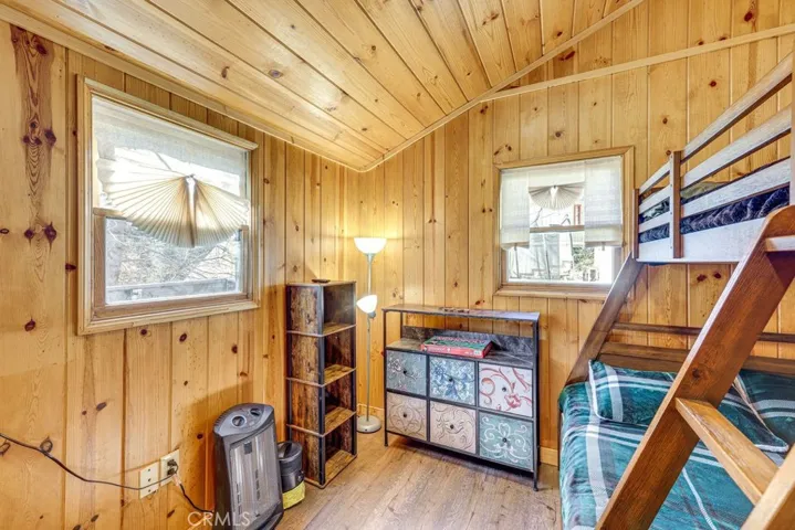 875 Virginia Court, Lake Arrowhead, California 92352