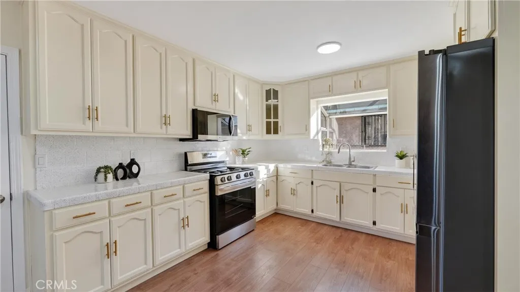 7601 Wilcox Avenue, Cudahy, California 90201 home-pic-13