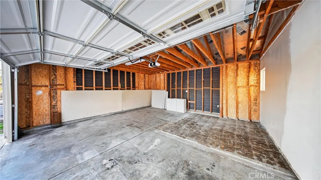 7601 Wilcox Avenue, Cudahy, California 90201 home-pic-32